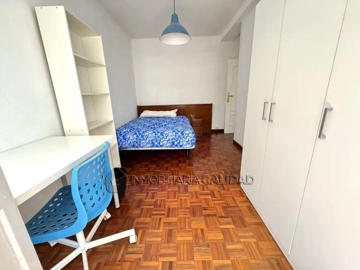 Habitación de Piso de alquiler en Burgos con Calefacción, Terraza y Amueblado