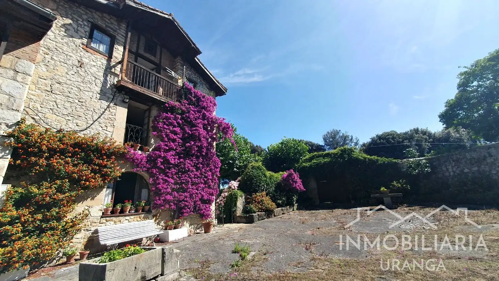 Außenansicht von Haus oder Chalet zum Verkauf in Ribamontán al Mar mit Heizung, Privatgarten und Terrasse