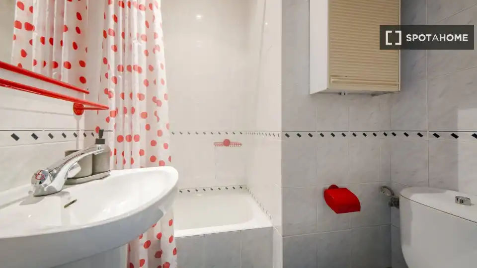 Room in Hispanoamérica - Bernabéu
