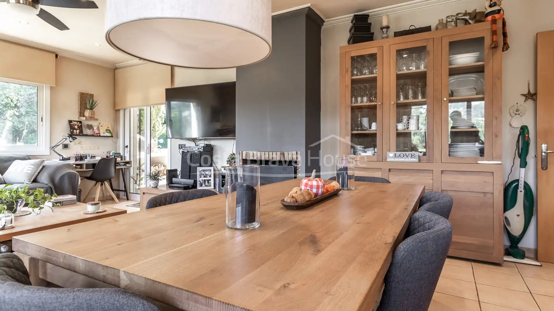 Casa con piscina en venta en Carrer de Joaquim Ruyra, imagen 15
