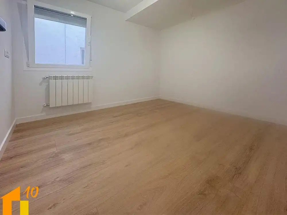 Schlafzimmer von Wohnung zum Verkauf in Burgos mit Heizung