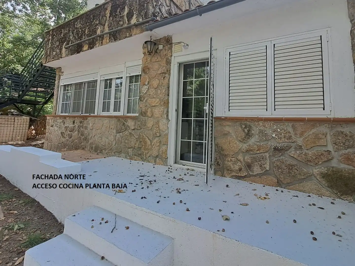 Vista exterior de Casa o xalet en venda en Mojadillas - Parque de las Infantas - El Paraiso