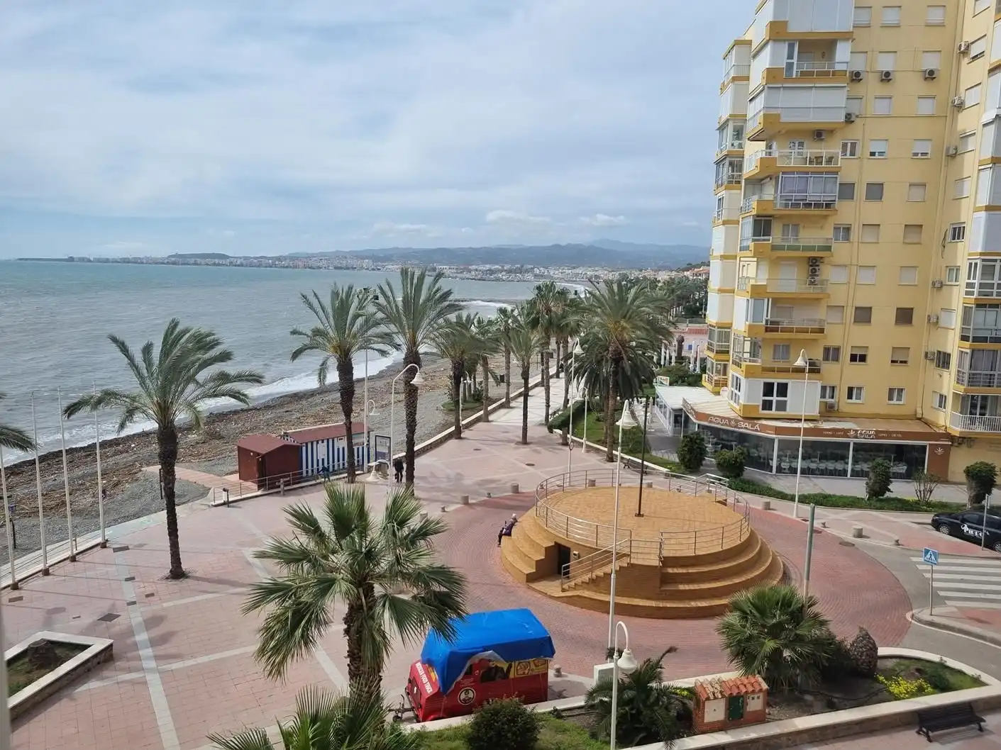 Vista exterior de Estudi de lloguer en Algarrobo amb Aire condicionat, Calefacció i Terrassa