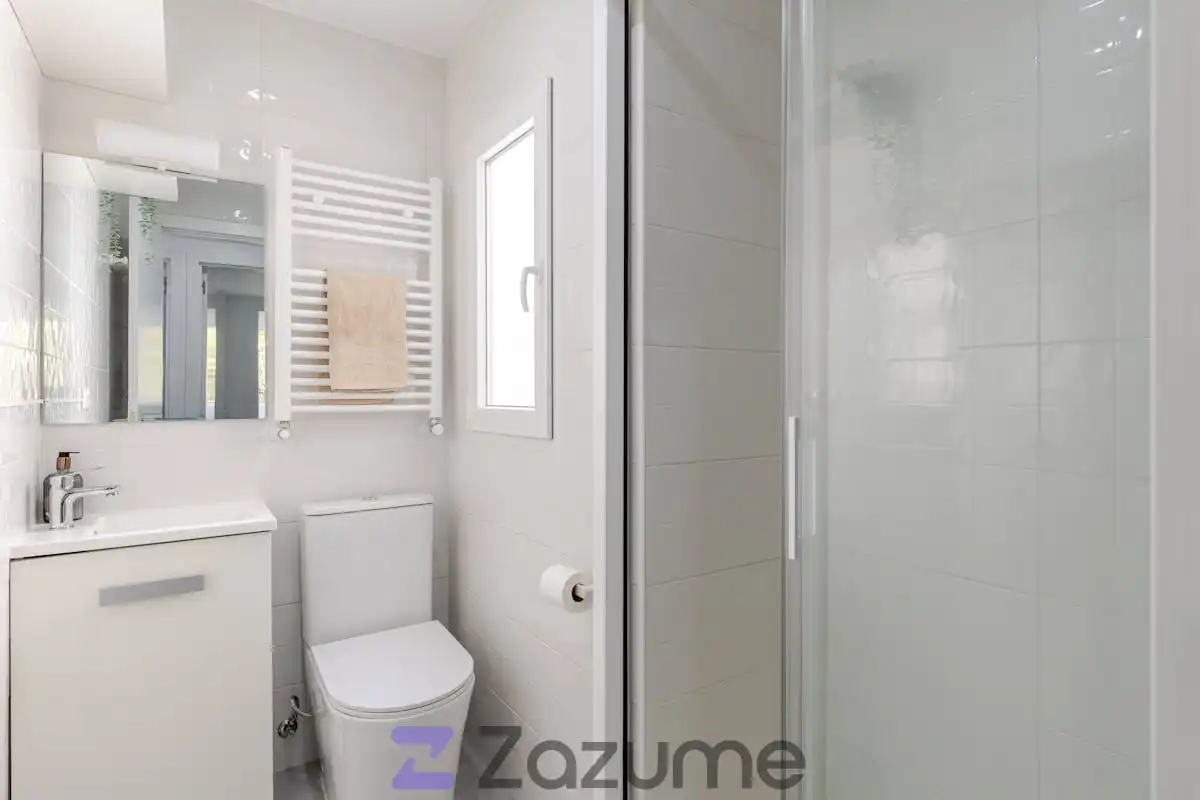 Badezimmer von Wohnung zur Miete in Madrid mit Klimaanlage, Heizung und Parkett