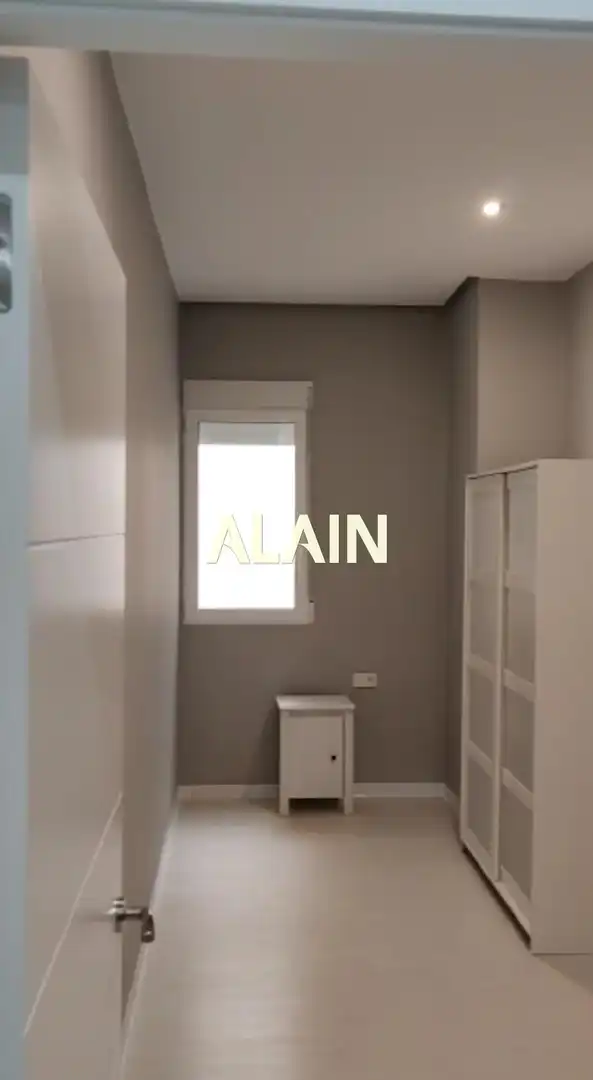 Bedroom of Office for sale in Valencia  with Air Conditioner