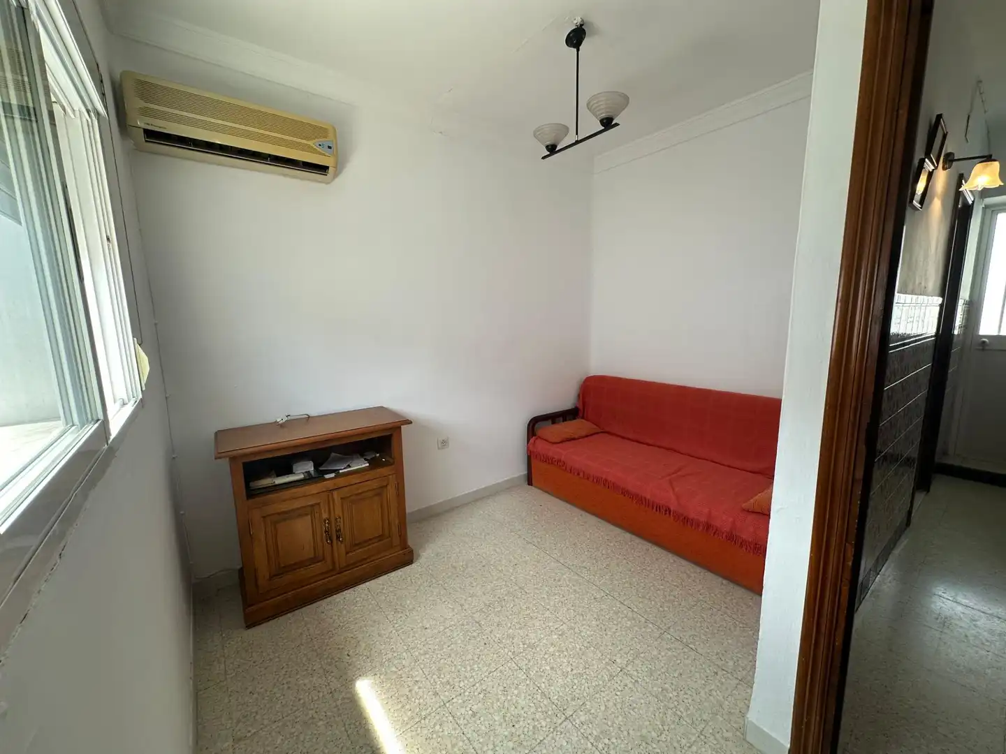 Sala d'estar de Casa o xalet en venda en Marchena amb Terrassa i Balcó