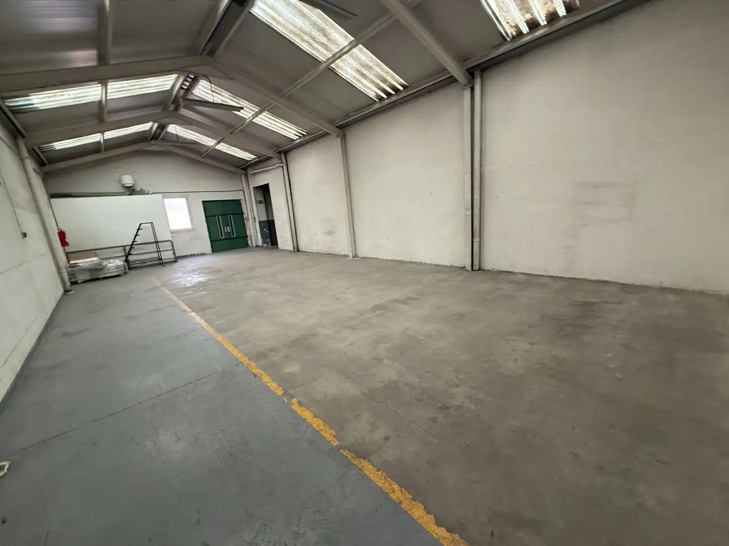 Nau industrial de lloguer en Sant Adrià de Besòs