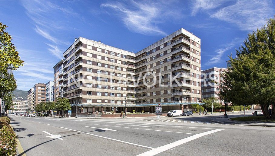 Exterior view of Apartment for sale in Oviedo   with Heating, Parquet flooring and Storage room