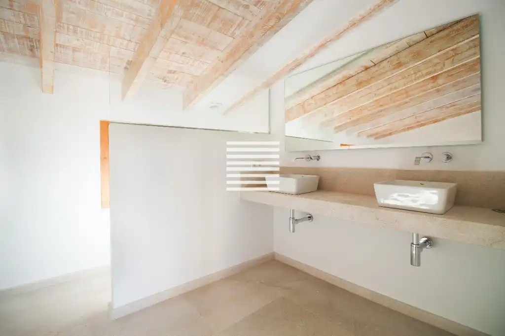 Badezimmer von Einfamilien-Reihenhaus zum Verkauf in Pollença mit Klimaanlage, Terrasse und Schwimmbad