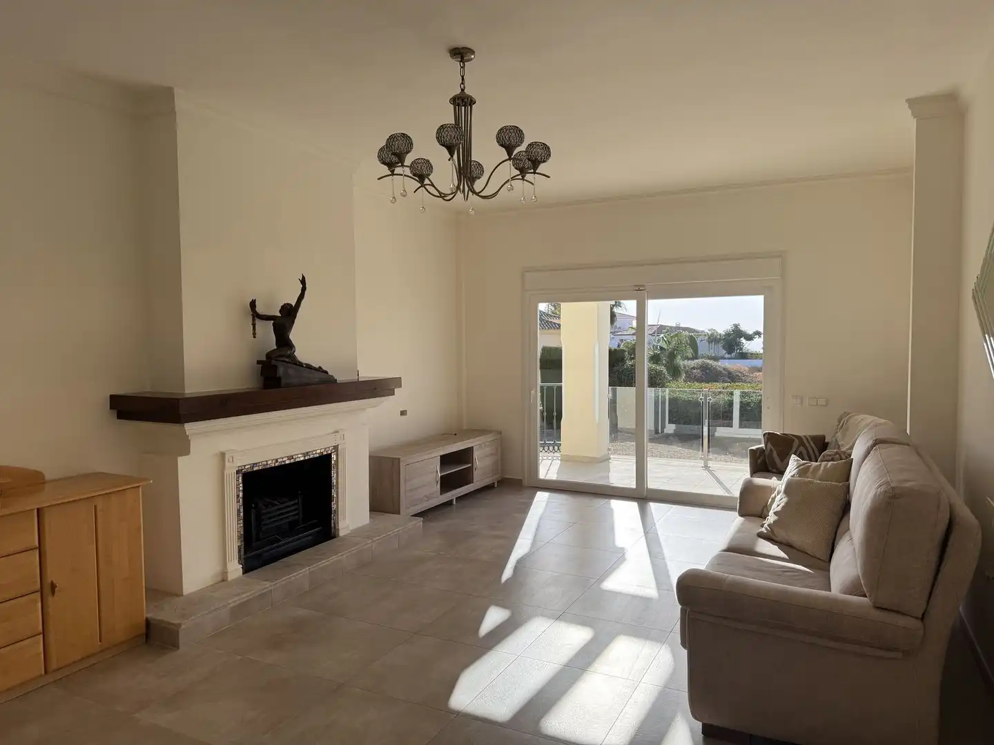 Villa con giardino in vendita a Estepona Pueblo, imagen 5