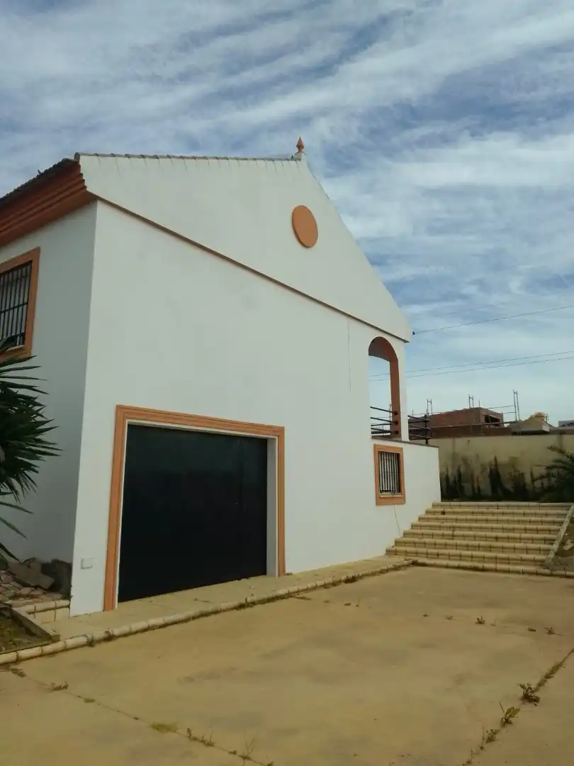 Vista exterior de Casa o chalet en venta en Dos Hermanas con Jardín privado, Terraza y Balcón
