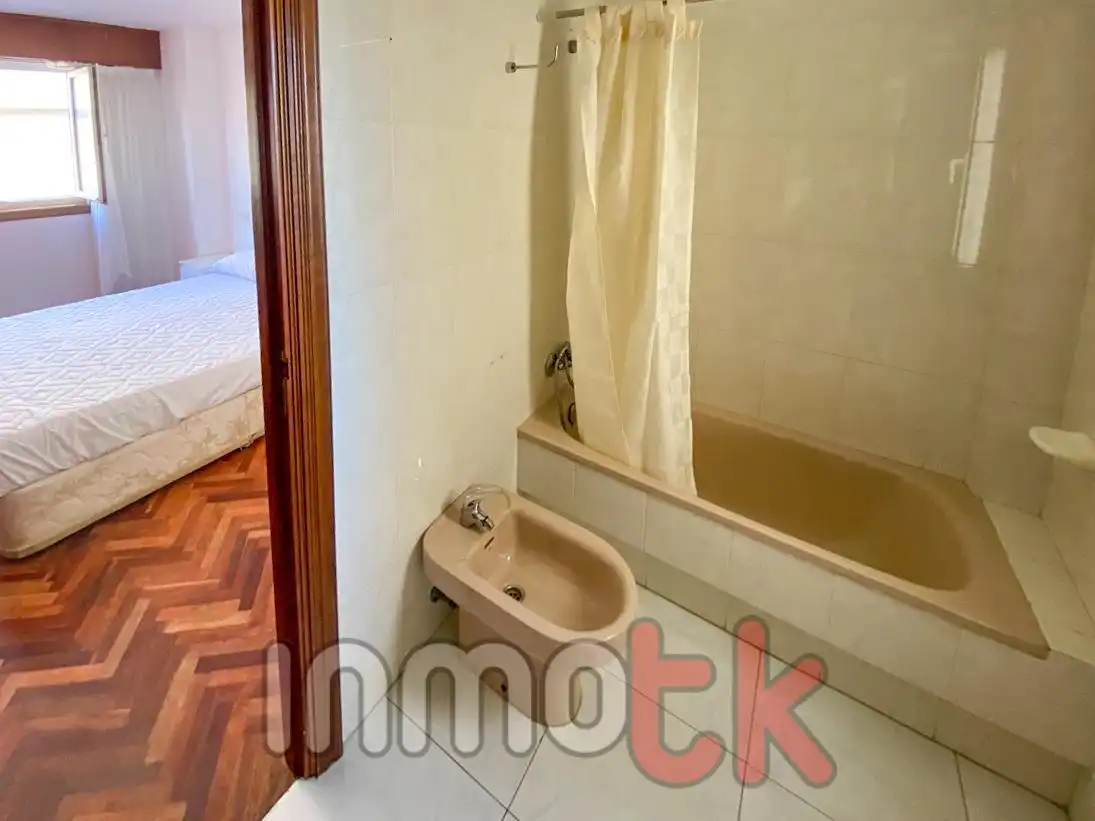 Habitación de Piso en venta en A Coruña Capital  con Parquet y Trastero