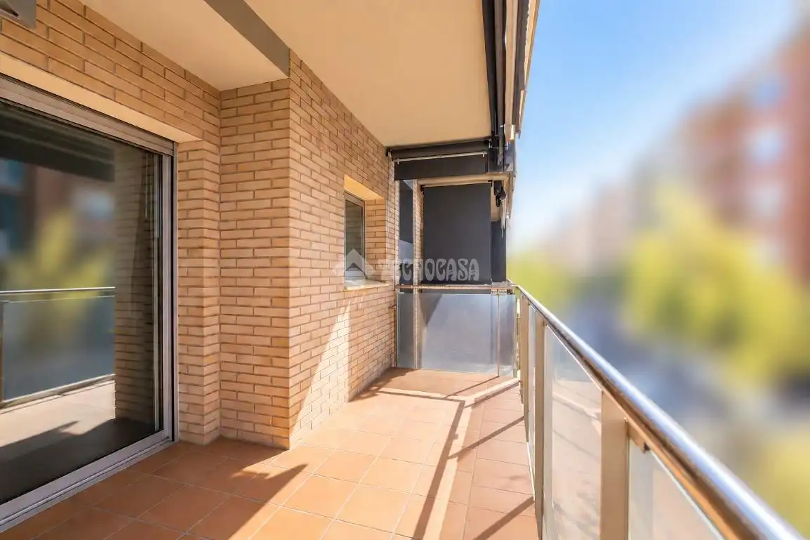 Piso con terraza en venta en Can Mas