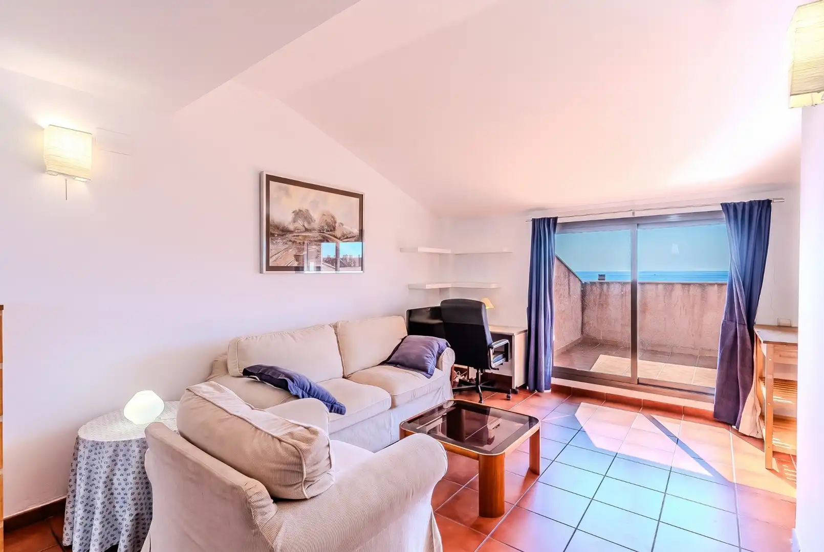 Sala de estar de Dúplex en venta en L'Ametlla de Mar  con Aire acondicionado, Calefacción y Terraza