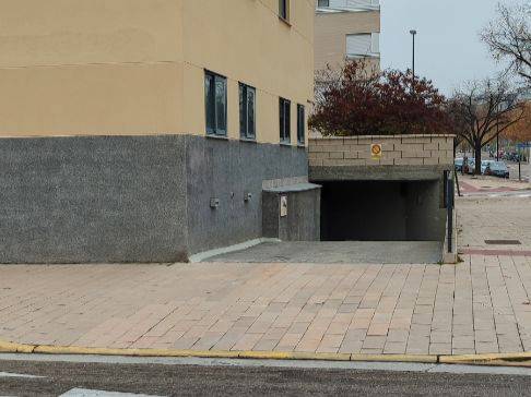 Garaje en Venta en Calle de Ismael Hipólito Lor Vicente, 6 en Miralbueno