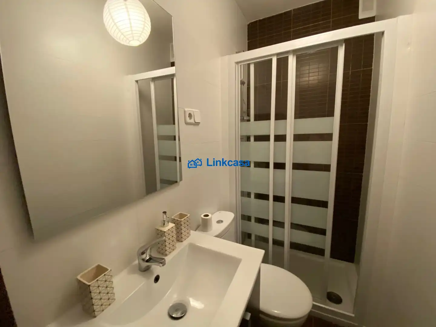 Bathroom of Flat for sale in Madrid  with Air Conditioner, Heating and Terrace