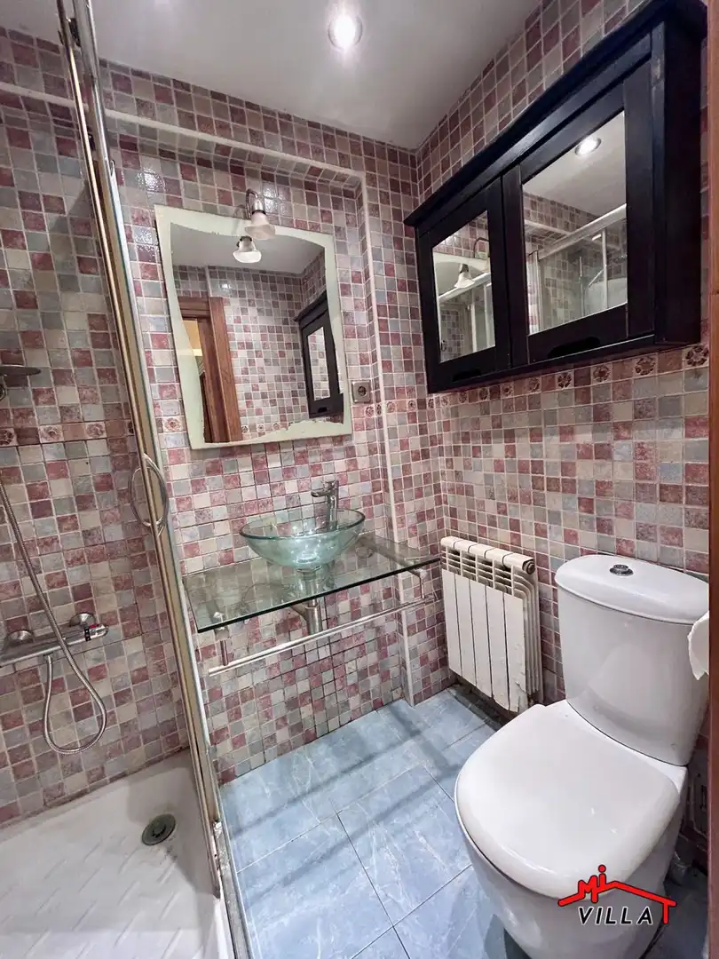 Bathroom of Flat for sale in Laredo  with Heating and Terrace