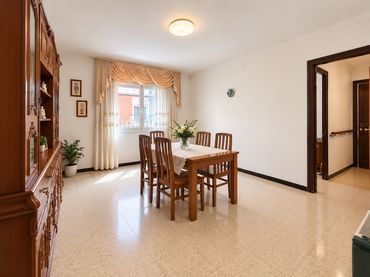 Piso en venta en Salut - Lloreda