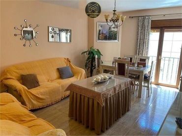Piso con balcón en venta en Los Villares