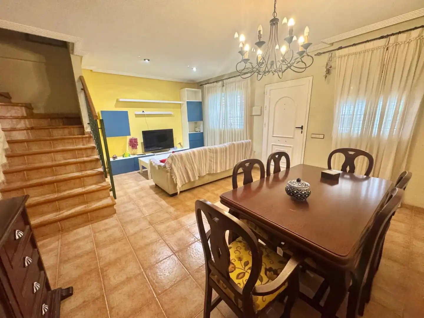 Sala de estar de Casa adosada en venta en Orihuela con Calefacción, Terraza y Trastero