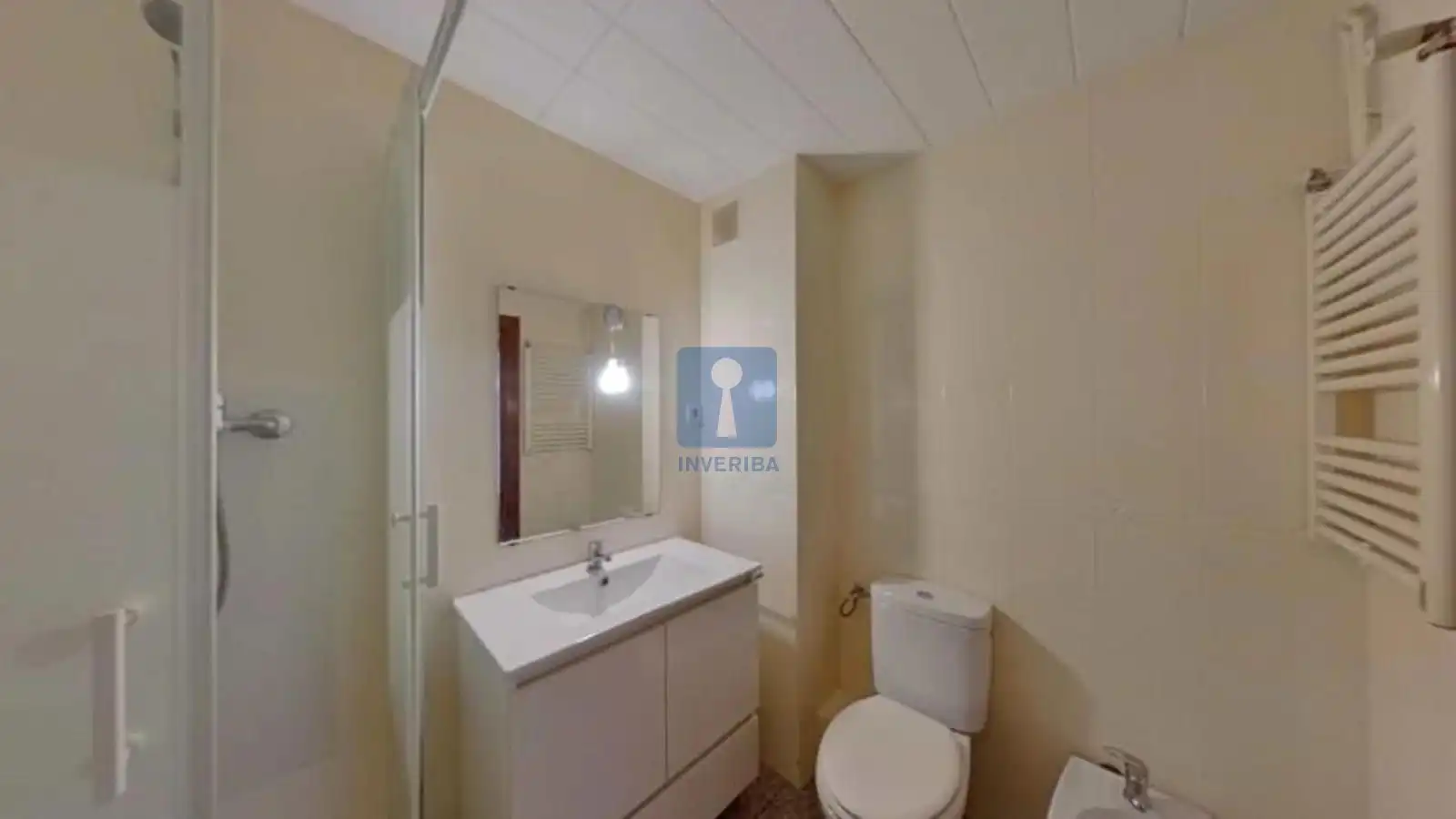 Baño de Piso en venta en Viladecans con Calefacción y Terraza