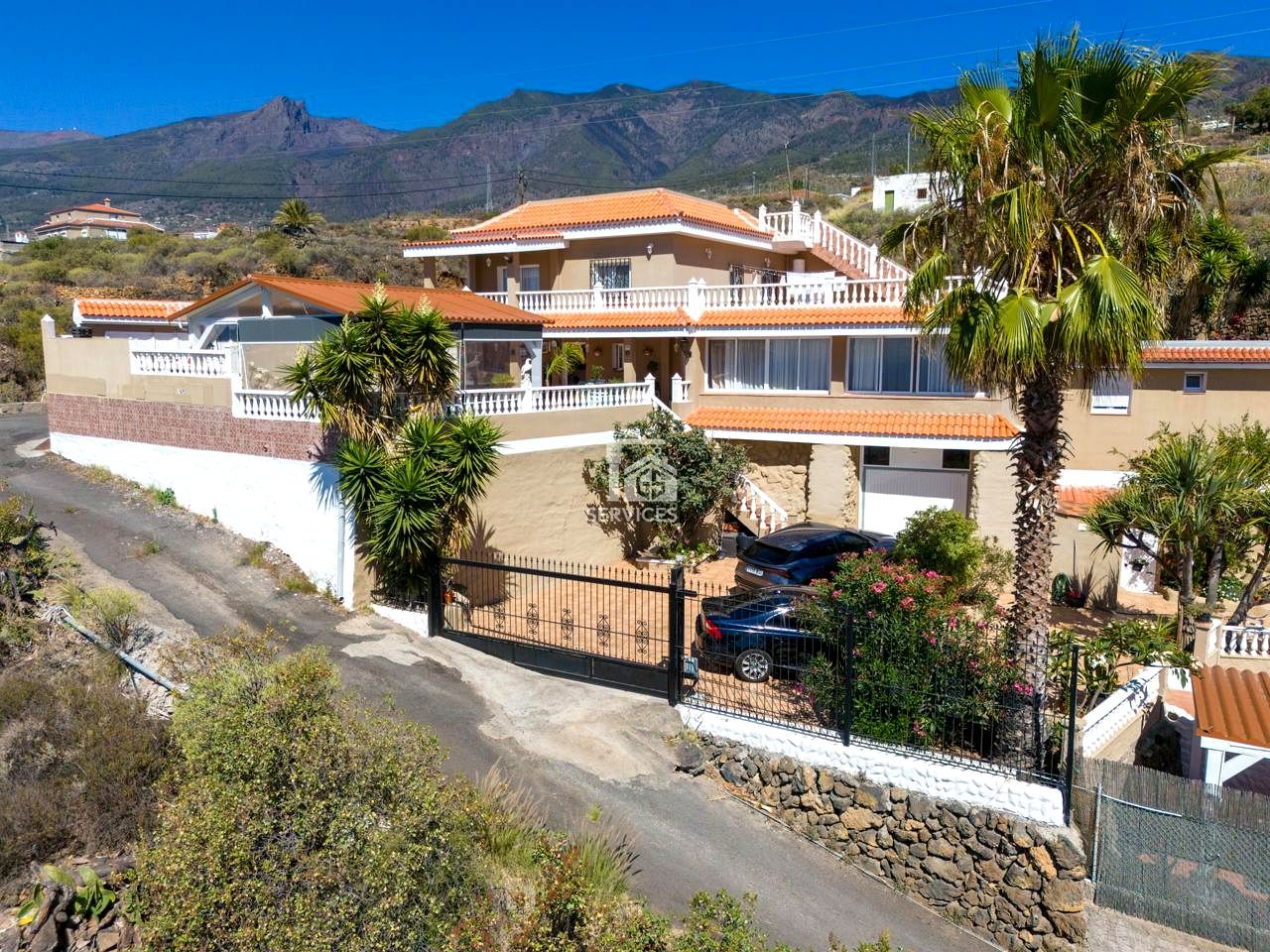 Vista exterior de Casa o xalet en venda en Candelaria amb Aire condicionat, Jardí privat i Terrassa