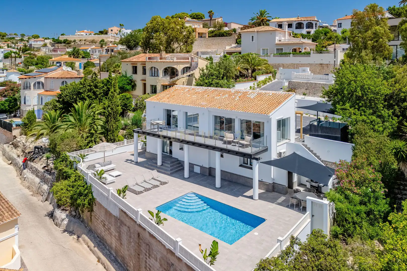 Vista exterior de Apartament en venda en Calpe / Calp amb Aire condicionat, Jardí privat i Traster
