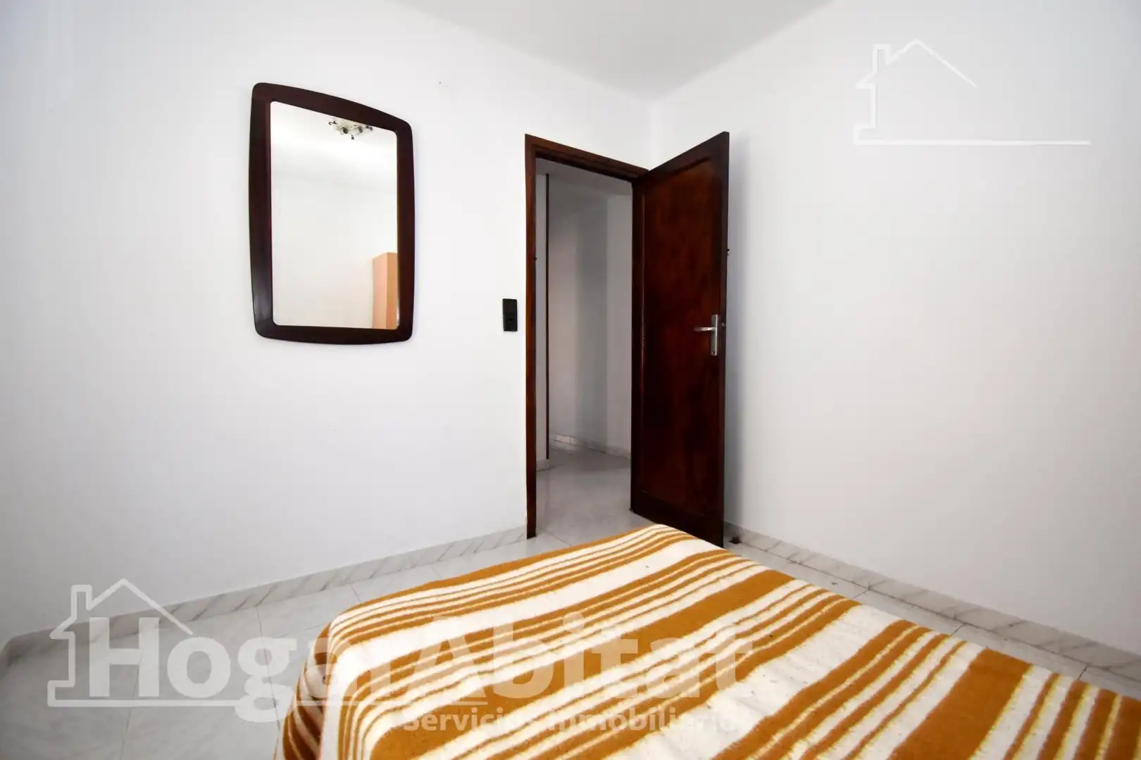 Habitación de Piso en venta en Castellón de la Plana / Castelló de la Plana con Amueblado y Balcón