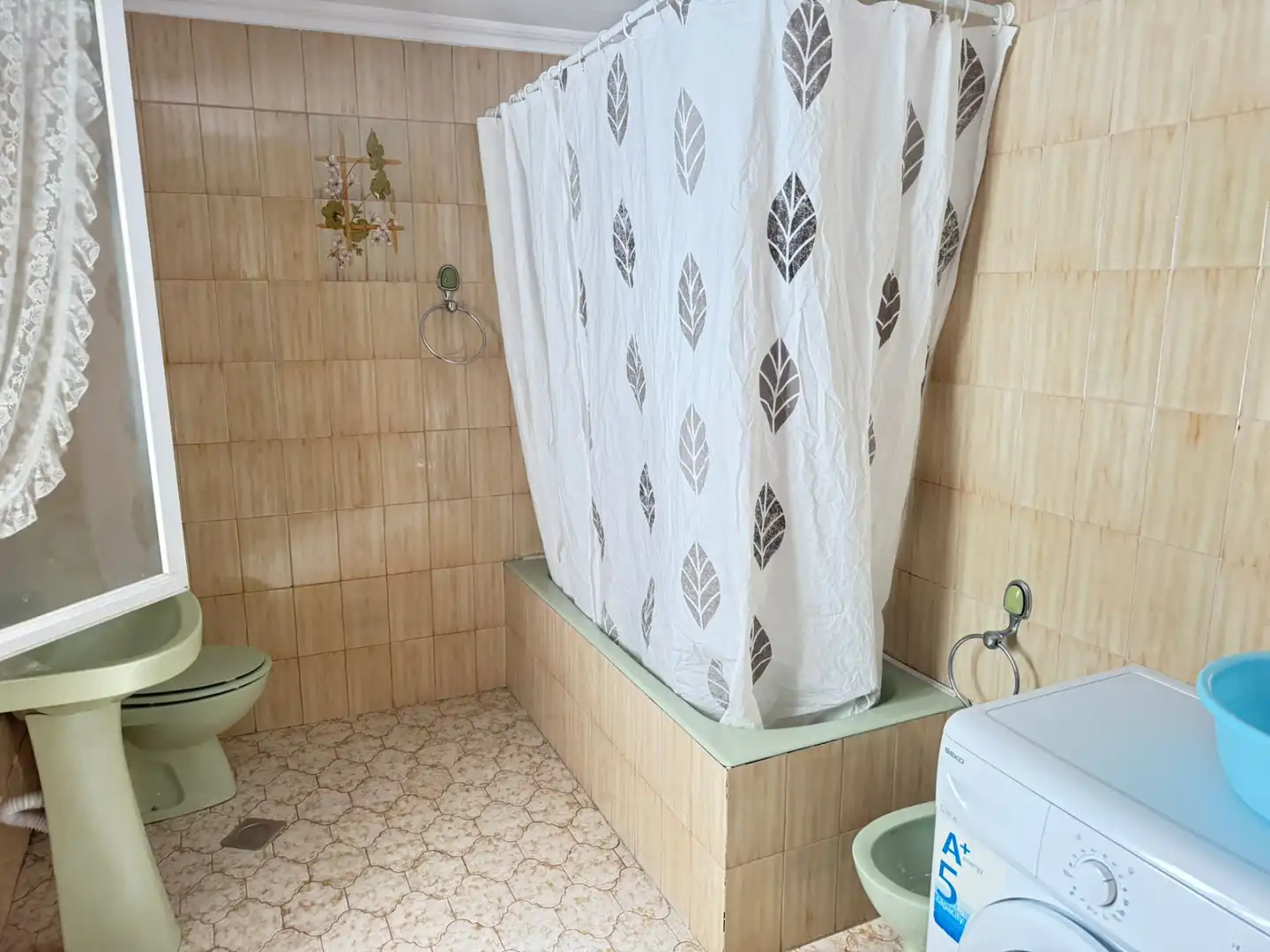 Baño de Casa o chalet en venta en Valverde de la Virgen con Calefacción y Terraza