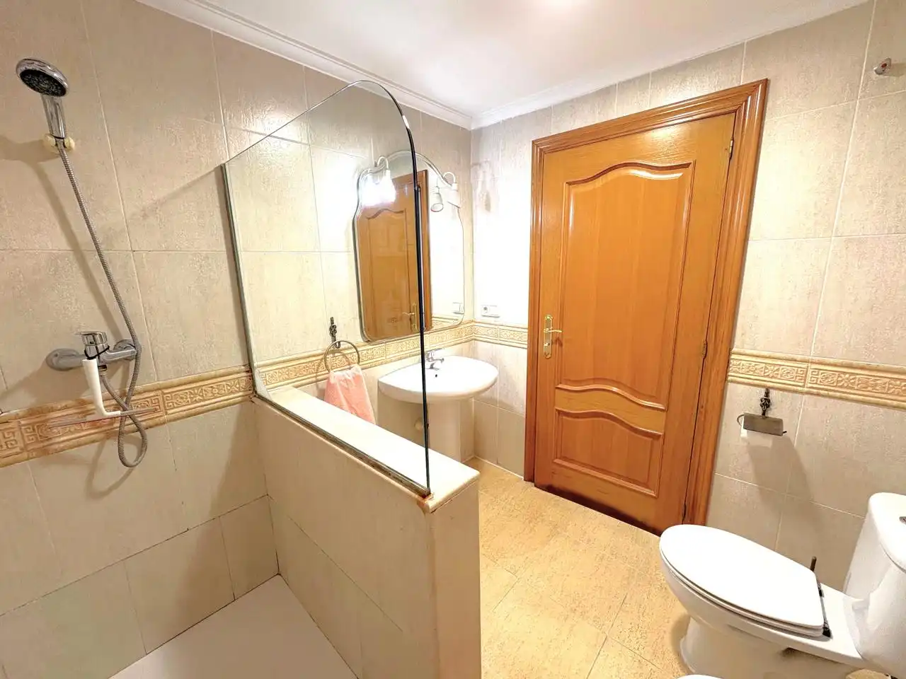 Baño de Casa o chalet en venta en Chiva con Aire acondicionado, Jardín privado y Terraza