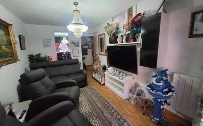 Living room of Flat for sale in Parla  with Air Conditioner and Terrace