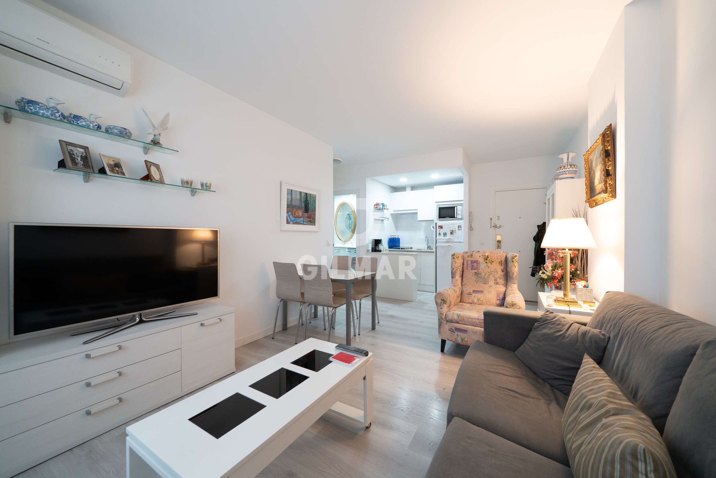 Living room of Flat for sale in  Madrid Capital  with Heating