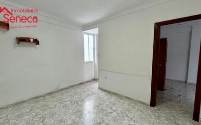 Flat for sale in Ciudad Jardín - Zoco