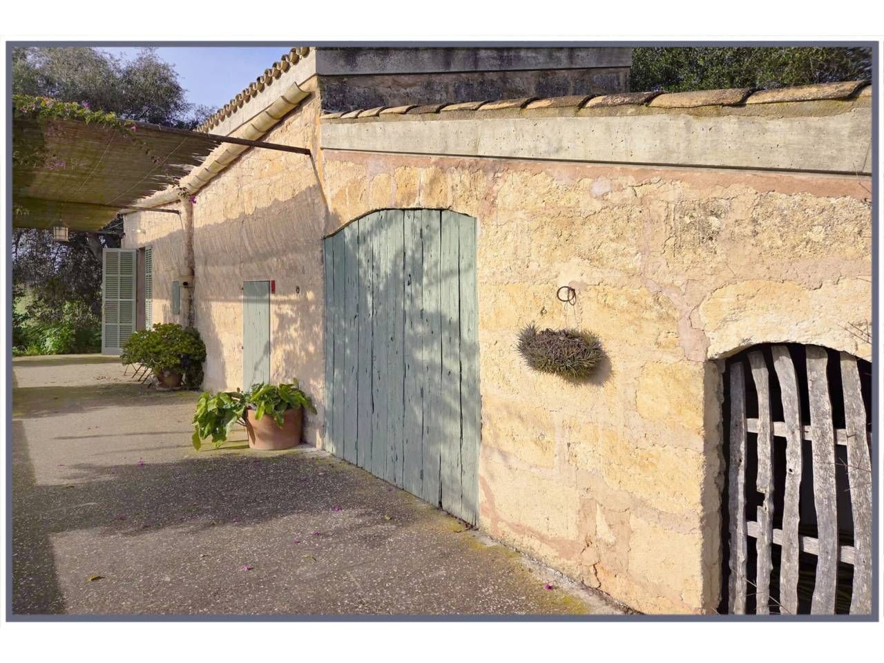 Vista exterior de Finca rústica de lloguer en Sineu amb Jardí privat i Moblat