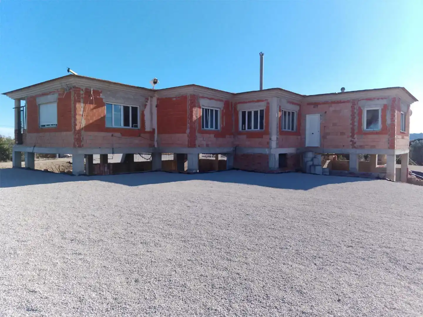Vista exterior de Casa o xalet en venda en Orihuela amb Piscina i Balcó
