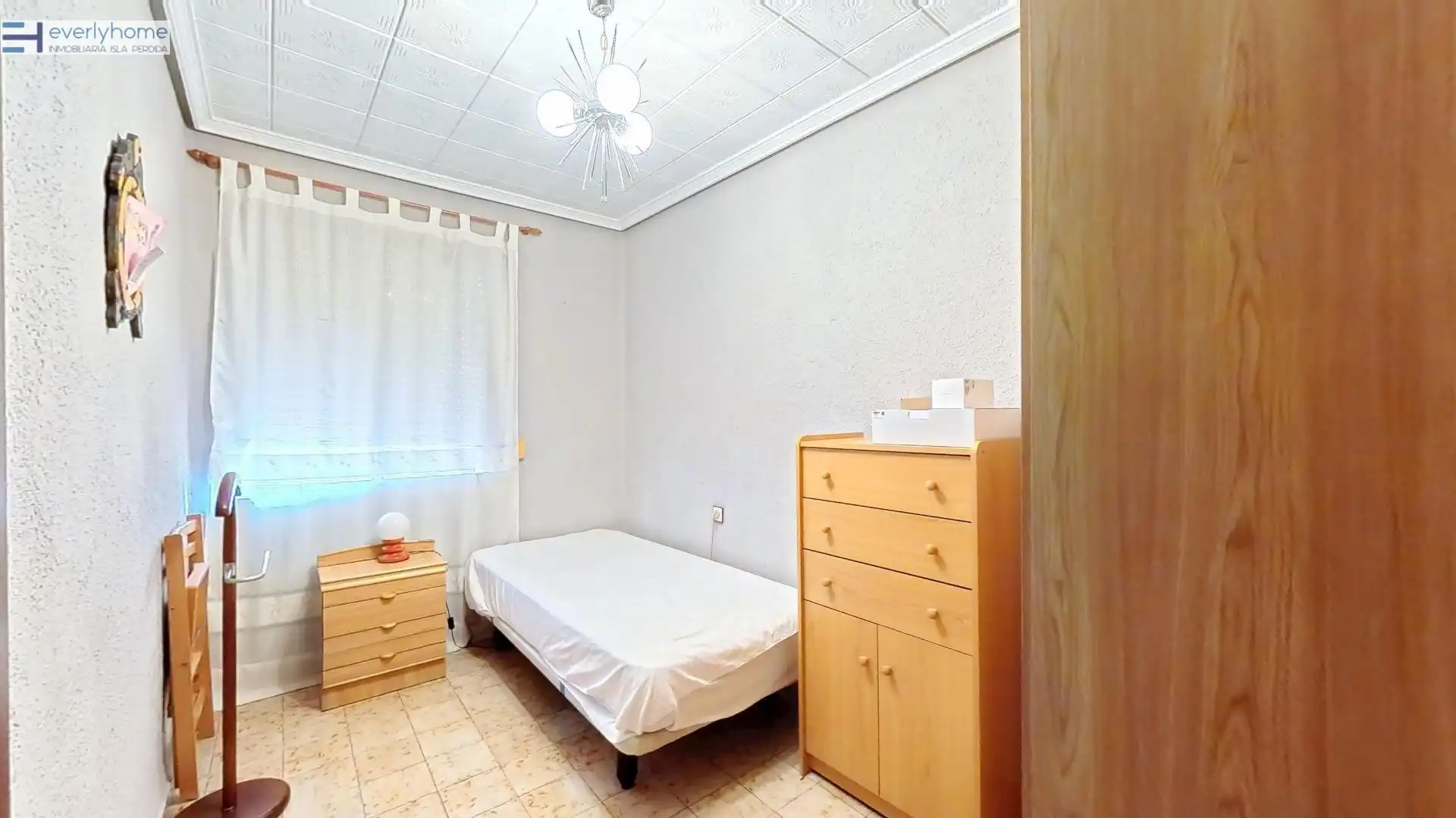 Bedroom of Flat for sale in Valencia