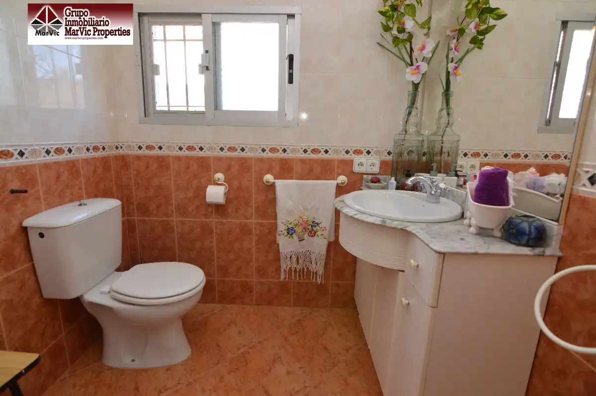Bathroom of Houses for sale in La Nucia  with Air Conditioner, Swimming Pool and Furnished