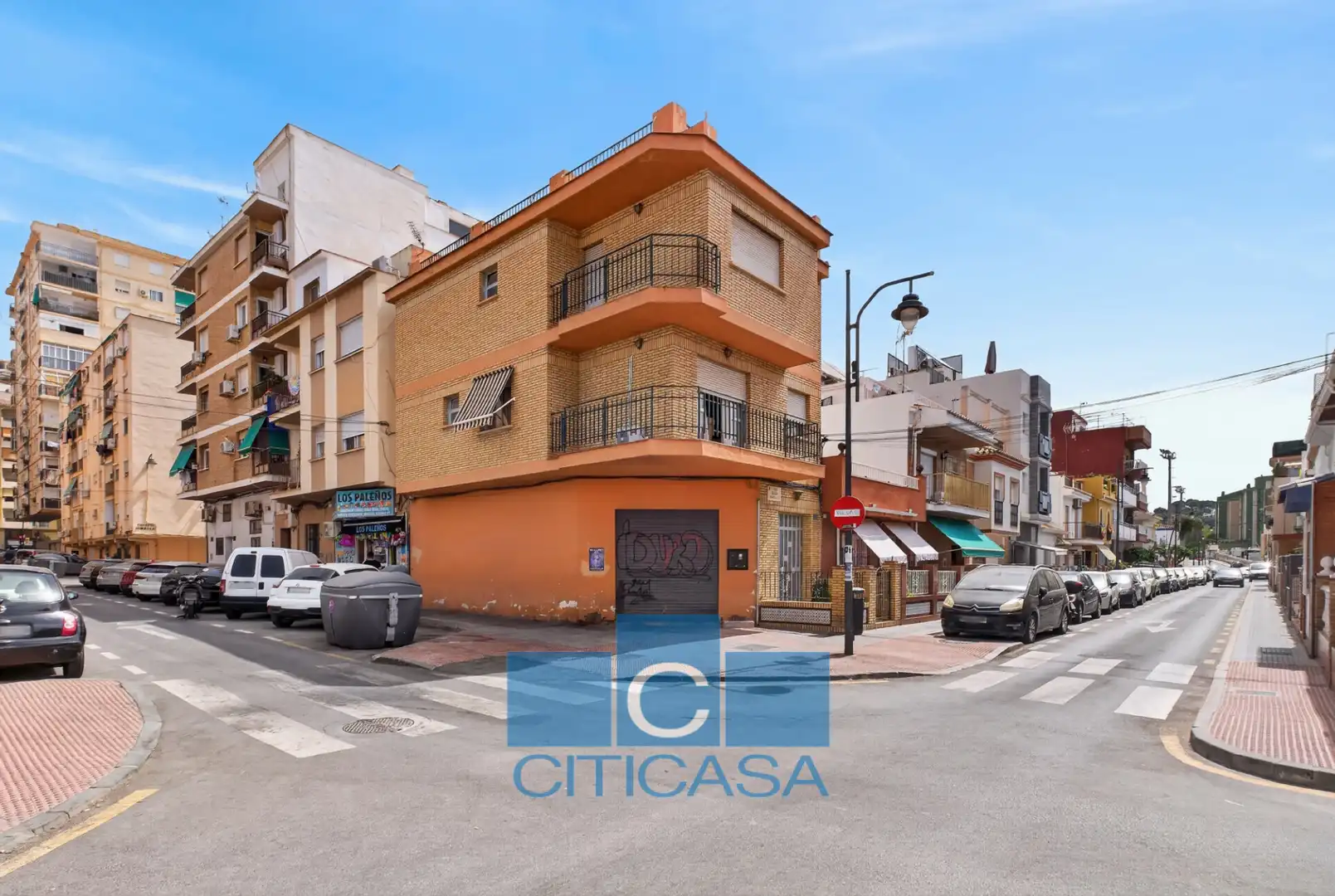 Vista exterior de Casa o xalet en venda en Málaga amb Terrassa i Balcó