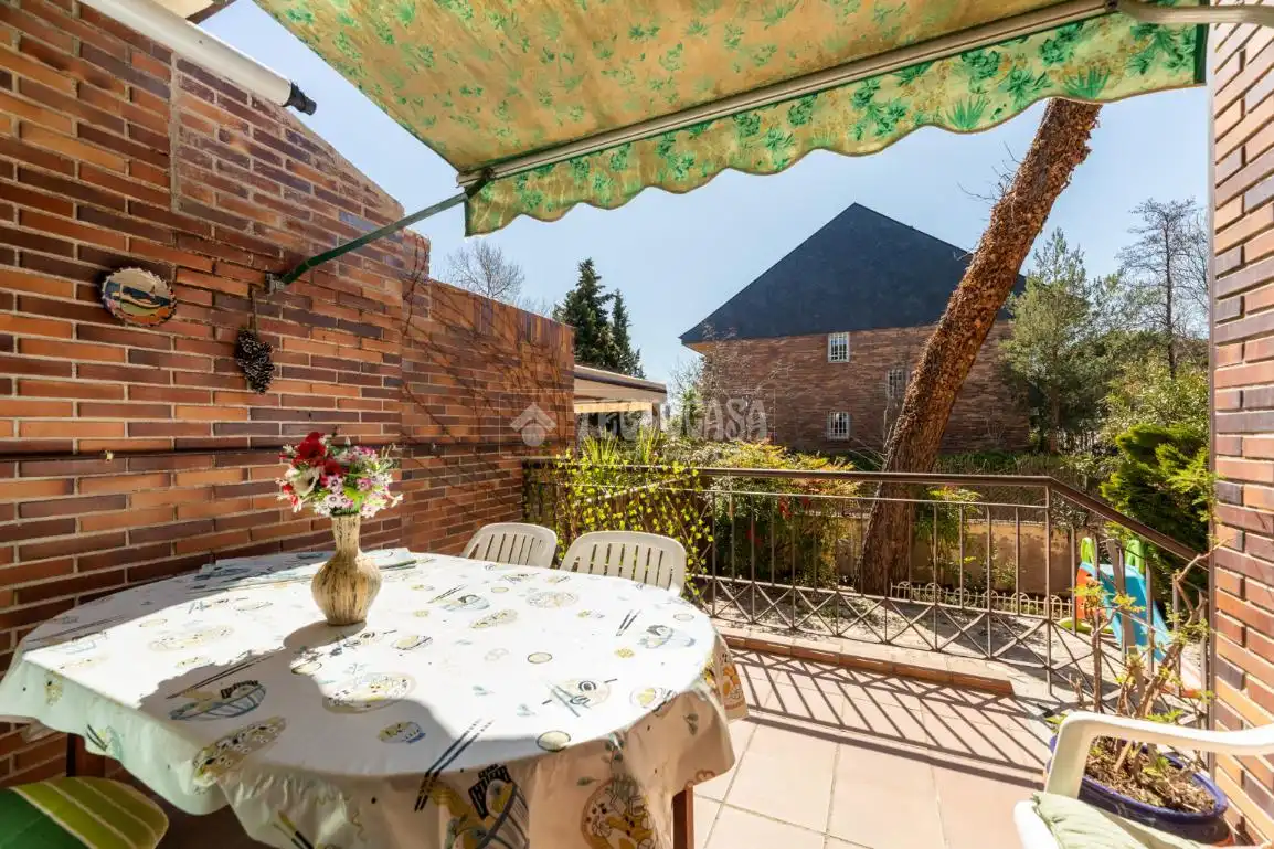 Terraza de Casa adosada en venta en Torrelodones con Calefacción, Jardín privado y Terraza