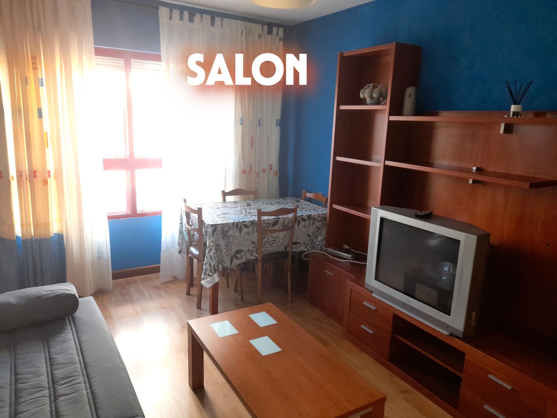Sala d'estar de Pis en venda en Cigales amb Calefacció, Jardí privat i Traster