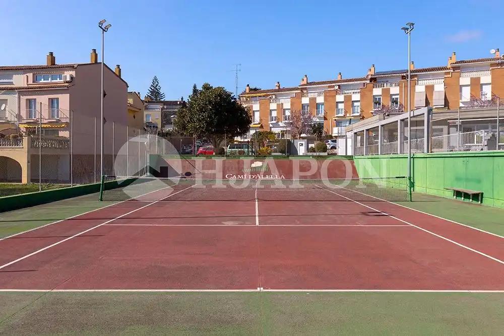 Vista exterior de Àtic en venda en Montgat amb Aire condicionat, Calefacció i Terrassa
