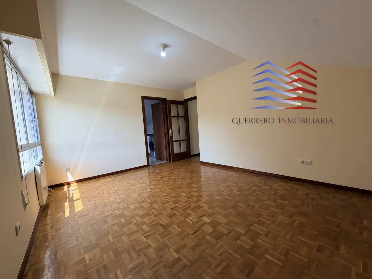 Sala d'estar de Apartament de lloguer en Barbadás amb Calefacció, Parquet i Traster