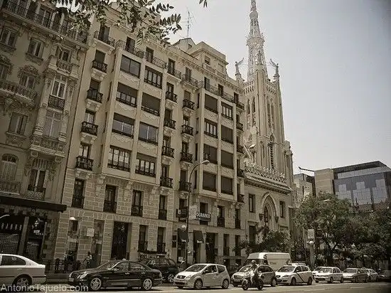 Vista exterior de Local en venta en Madrid