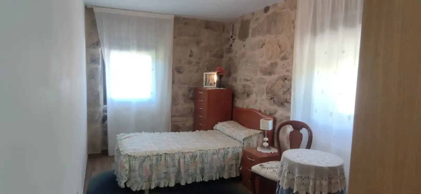 Dormitori de Casa o xalet en venda en Crecente amb Jardí privat i Moblat