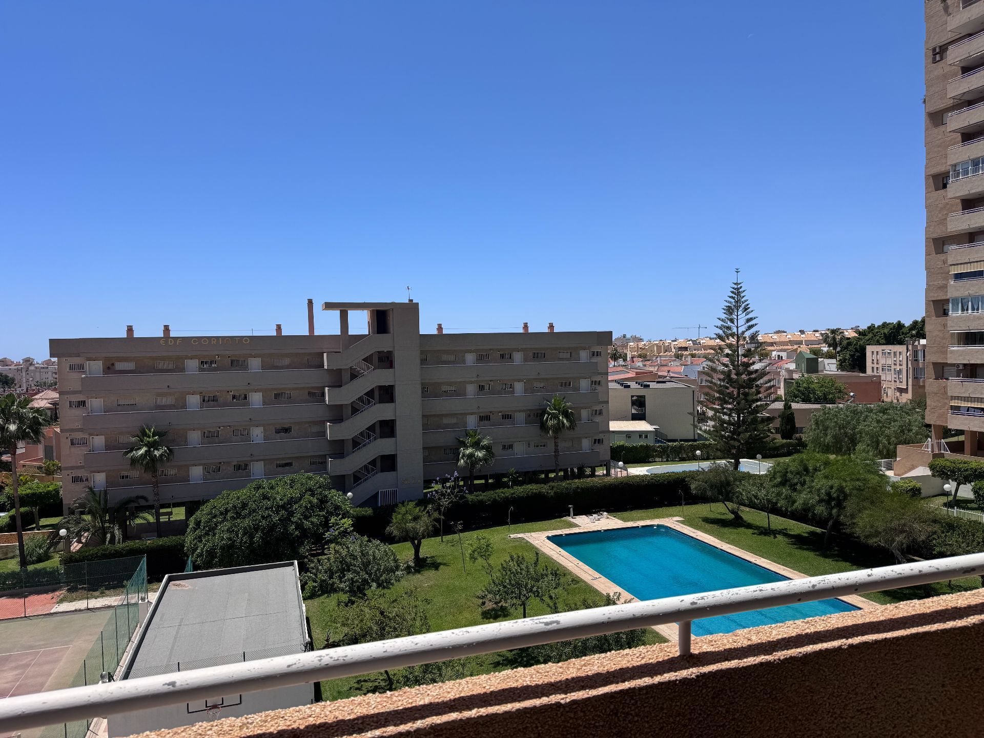 Piscina de Apartament en venda en Roquetas de Mar amb Aire condicionat, Terrassa i Piscina comunitària