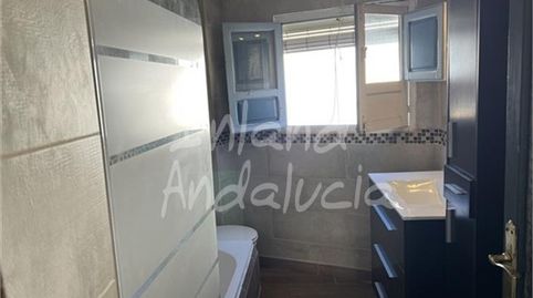 Foto 5 de Casa adosada en venta en Castillo de Locubín, Jaén