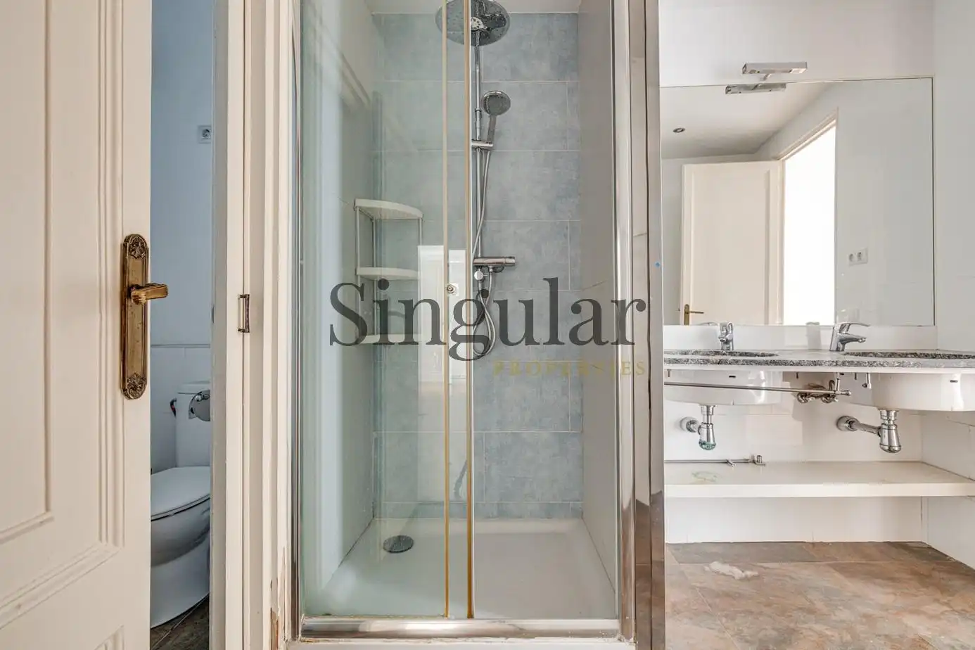Baño de Piso en venta en Barcelona con Calefacción y Alarma
