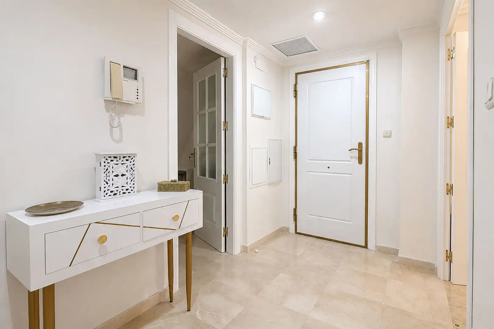 Flat for rent in Marbella  with Air Conditioner, Terrace and Swimming Pool