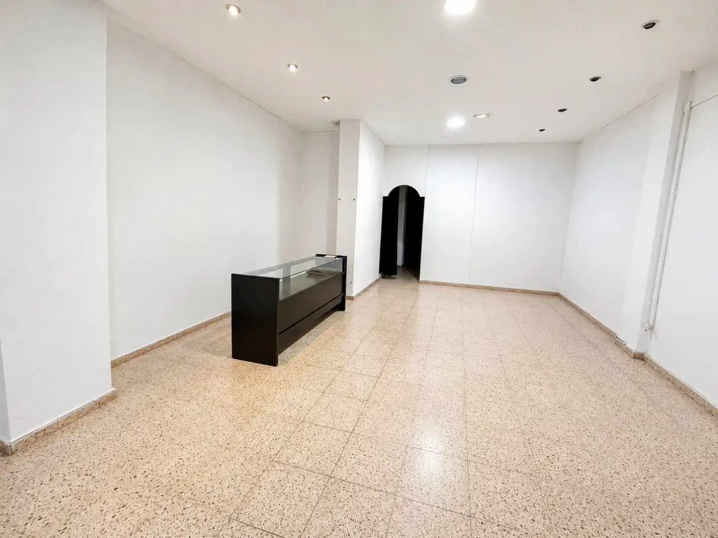 Commercial properties for rent in Valencia  with Air Conditioner