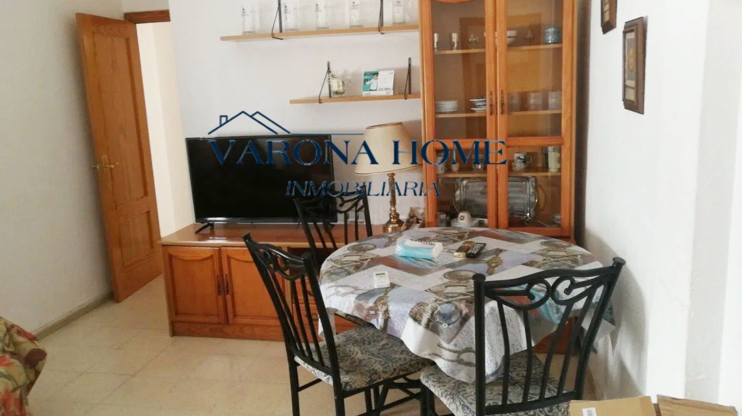 Flat to rent in Calle del Alcalde de la Cruz Ceballos, Ciudad Jardín - Zoco